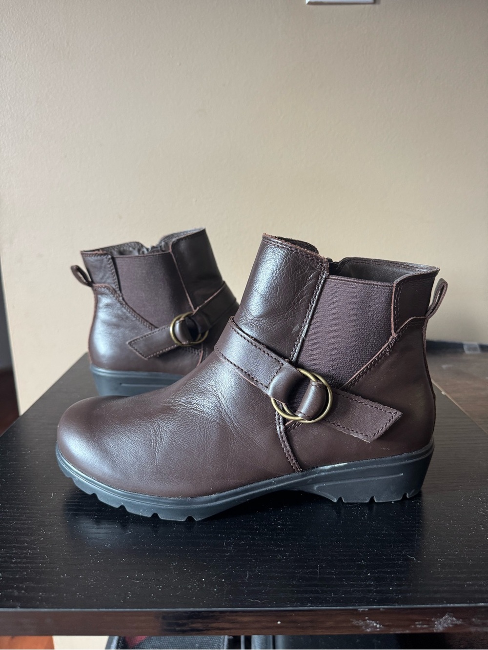 Sketcher’s Relaxed Fit Air-Cooled Memory Foam Brown Ankle Boots - Picture 2 of 6